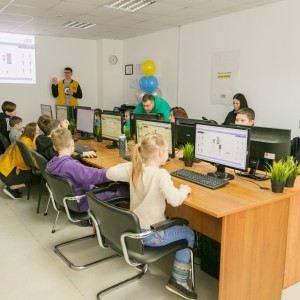 Новый класс в развлекательном центре города Томска! Скоро открытие! - КИБЕРшкола программирования для детей, компьютерные курсы для школьников, начинающих и подростков - KIBERone г. Гусиноозерск