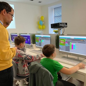 KIBERone уже в Саратове! - КИБЕРшкола программирования для детей, компьютерные курсы для школьников, начинающих и подростков - KIBERone г. Гусиноозерск